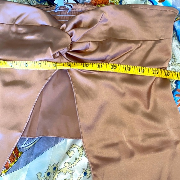 NWT 🔥🔥FASHION NOVA STRAPLESS SATIN BOHO LOOK TUBE TOP - TAUPE SIZE XL - Picture 6 of 8